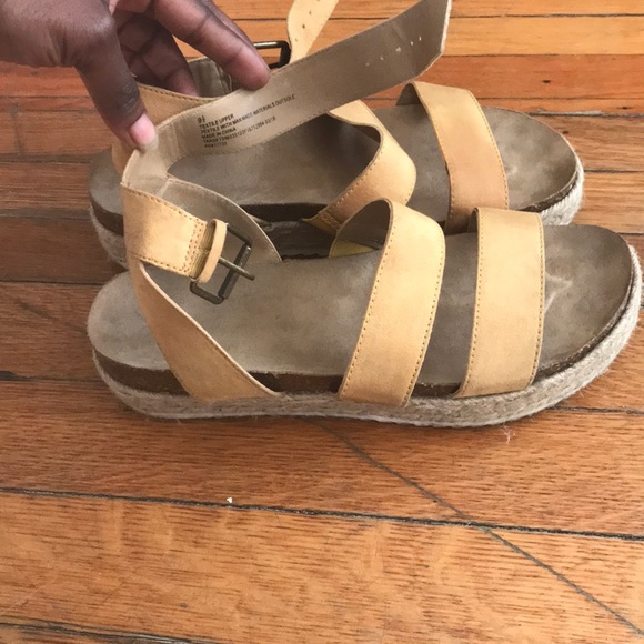 Universal Thread Strap Ankle Yellow Sandals - Picture 2 of 4